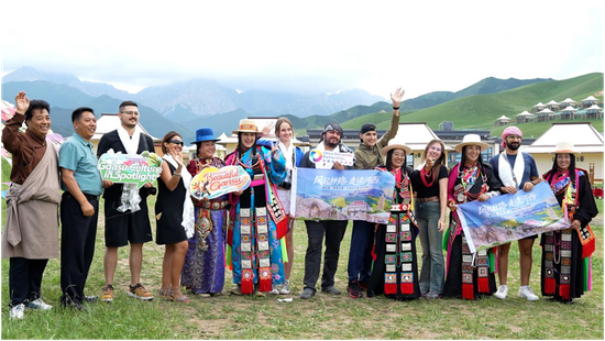 Intl influencers unveil Wuwei's nature, culture